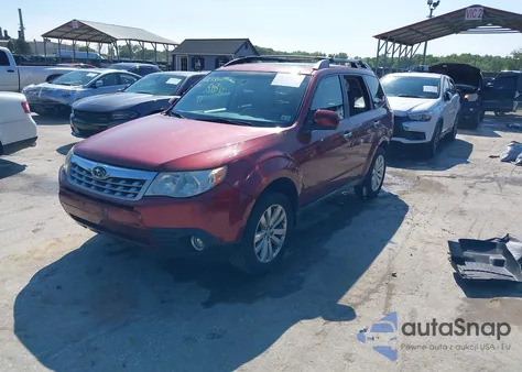 2013 Subaru Forester 2.5X Premium z USA, uszkodzony, nr VIN JF2SHADCXDH446385